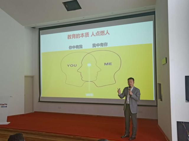 英国365官方网站历文学院文管系2019毕业实习拉开序幕